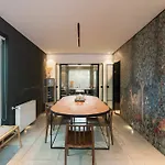 Smart House With 3 Suites